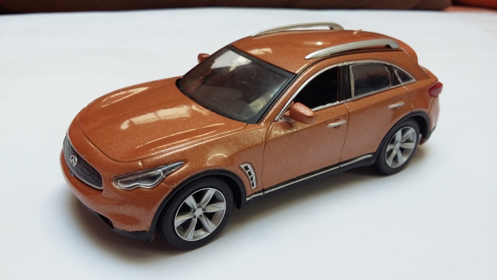 INFINITI MINIATURES – Z.ONE – ZONE DATSUN.FR1600 x 900